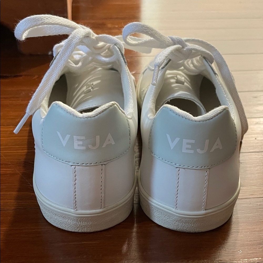 Veja Esplar White/Light Blue Low-Top Sneakers - Picture 4 of 6